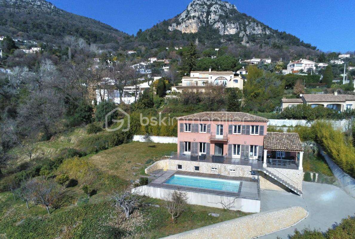 Élégante bastide avec vue mer, piscine et 160 m² d'annexes - photo 9