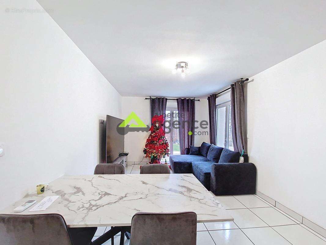 Maison à SAINTE-FEYRE