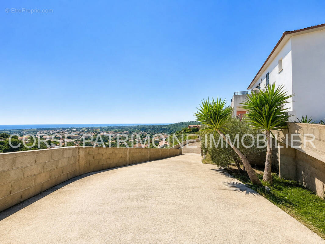 Maison composée de deux appartements indépendants sur les hauteurs de Folelli - photo 2