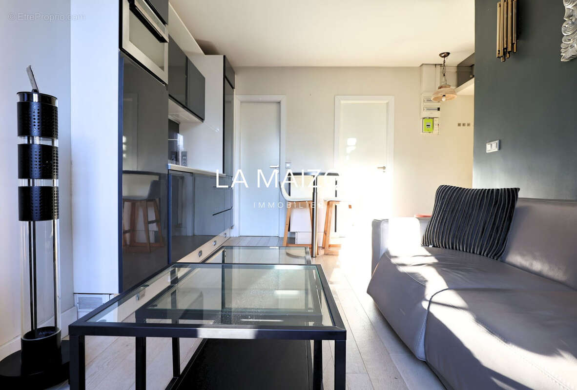 Appartement à PARIS-8E