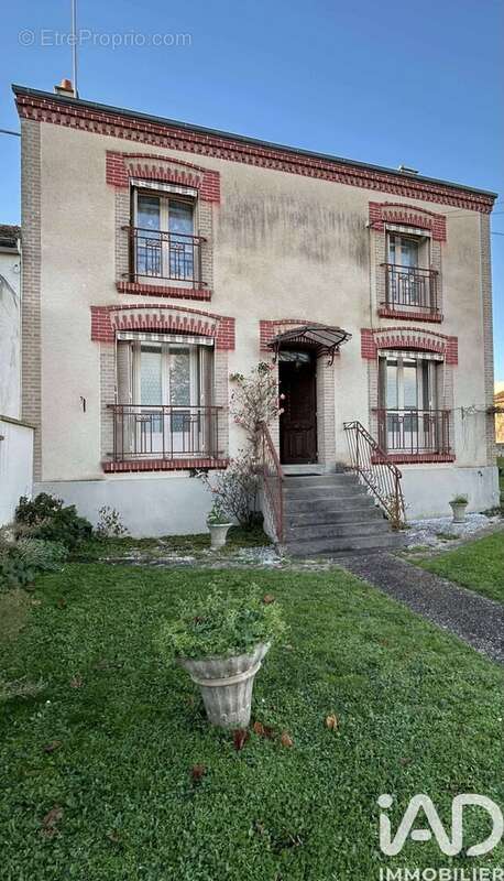 Maison 95 m² à Saint-Benoit-Du-Sault  - photo 2