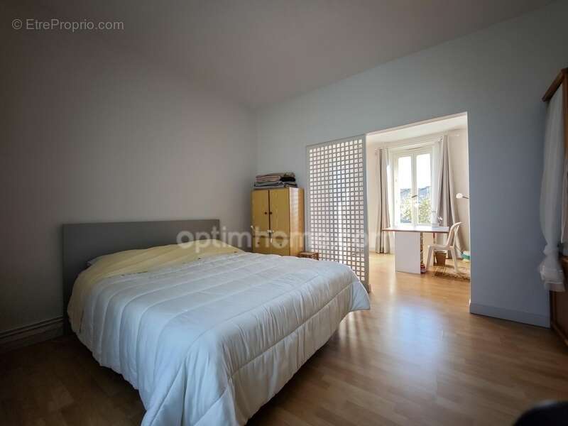 Cholet : maison de caractère en pierre – emplacement premium à cholet (quartier gare) - photo 9
