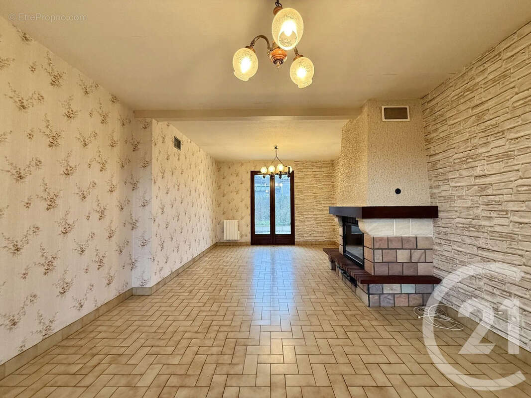 Maison à MONTBEUGNY