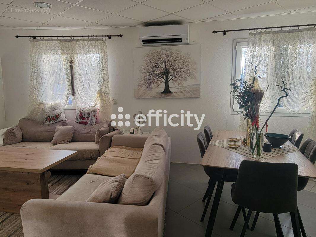 Commerce à MOURS-SAINT-EUSEBE