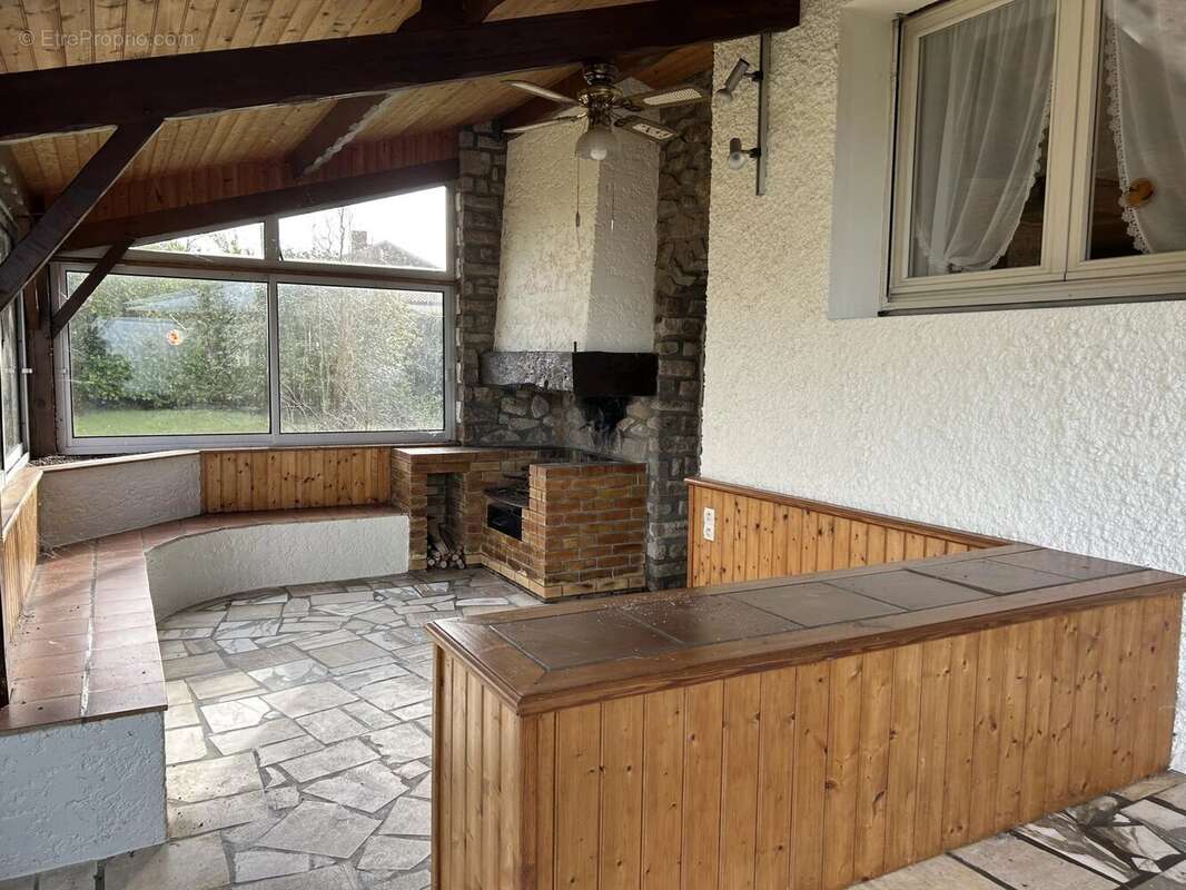 Maison à MONCOUTANT