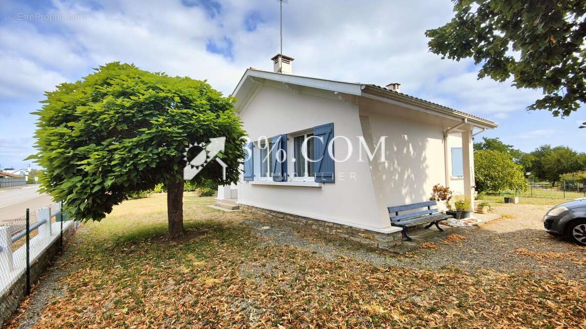 Maison de caractère à Narrosse 4 chambres - photo 10