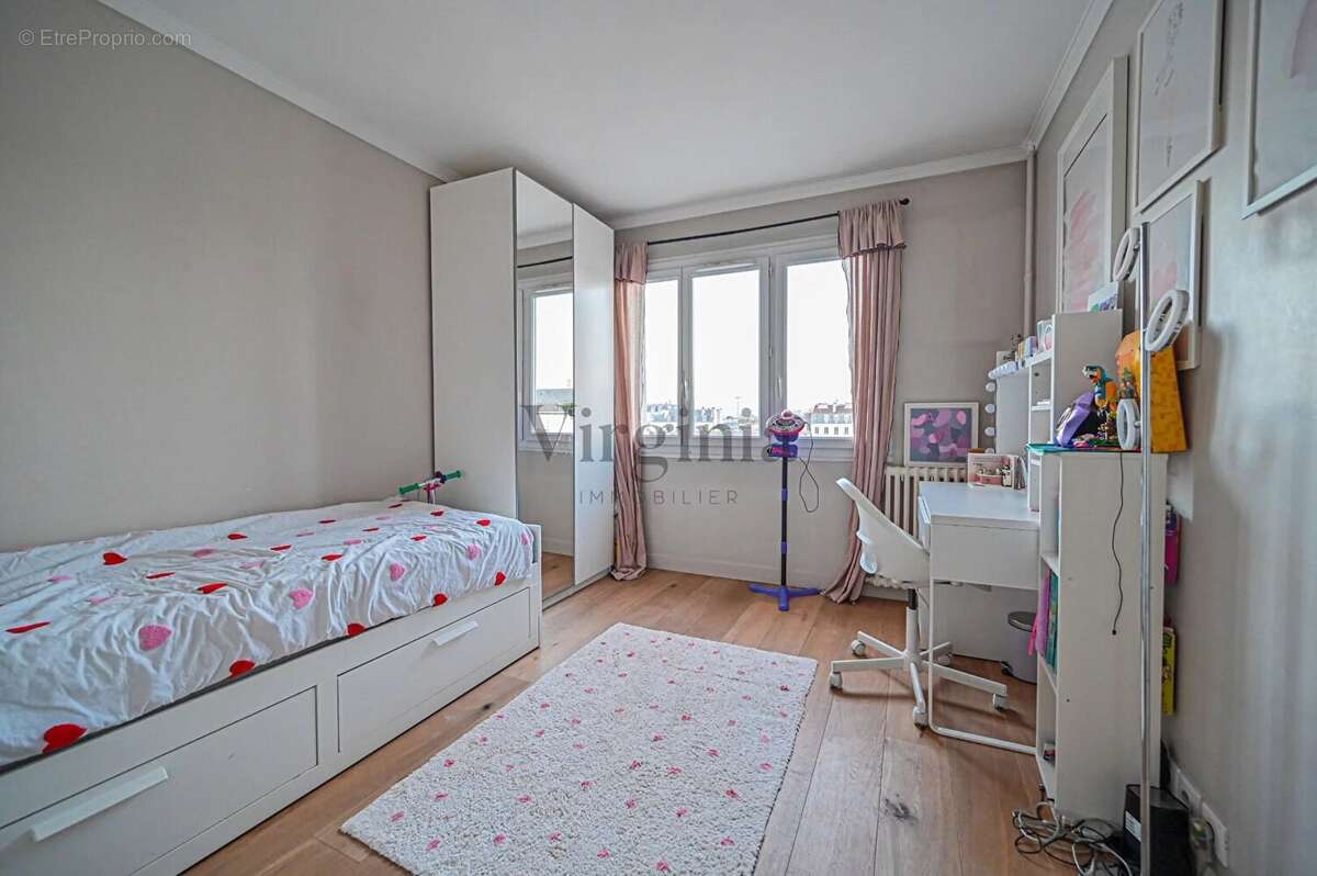 Appartement à CHARENTON-LE-PONT