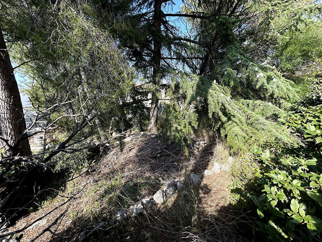 Terrain à MARIGNANE