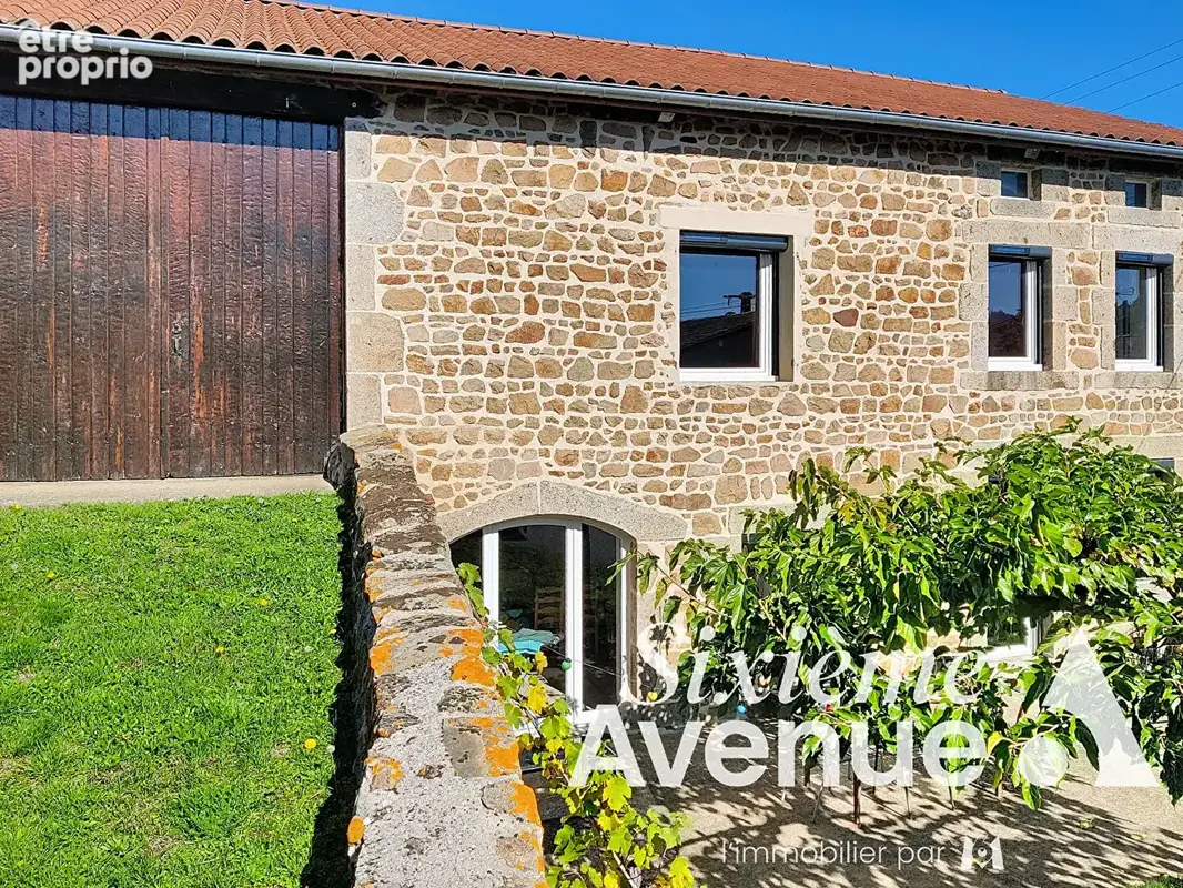 Ferme 180m² entièrement rénovée, 300 m² de dépendances et terrain en partie constructible : un cadre de vie rare ! - photo 15