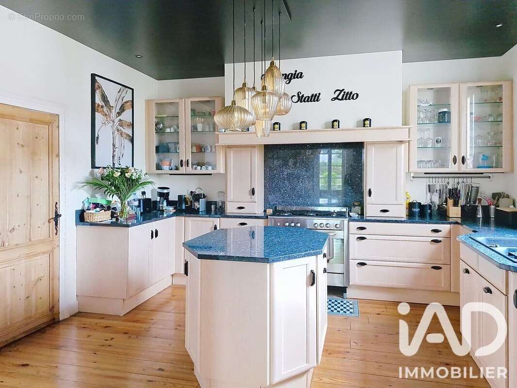 Maison 437 m² à Saint-Meard-De-Gurcon  - photo 5