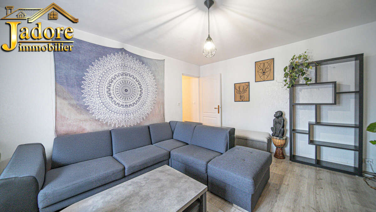 Appartement à ETIVAL-CLAIREFONTAINE