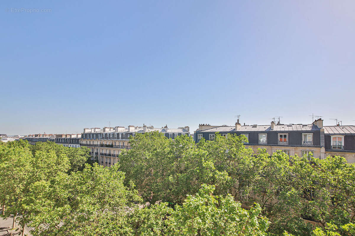 Appartement à PARIS-14E