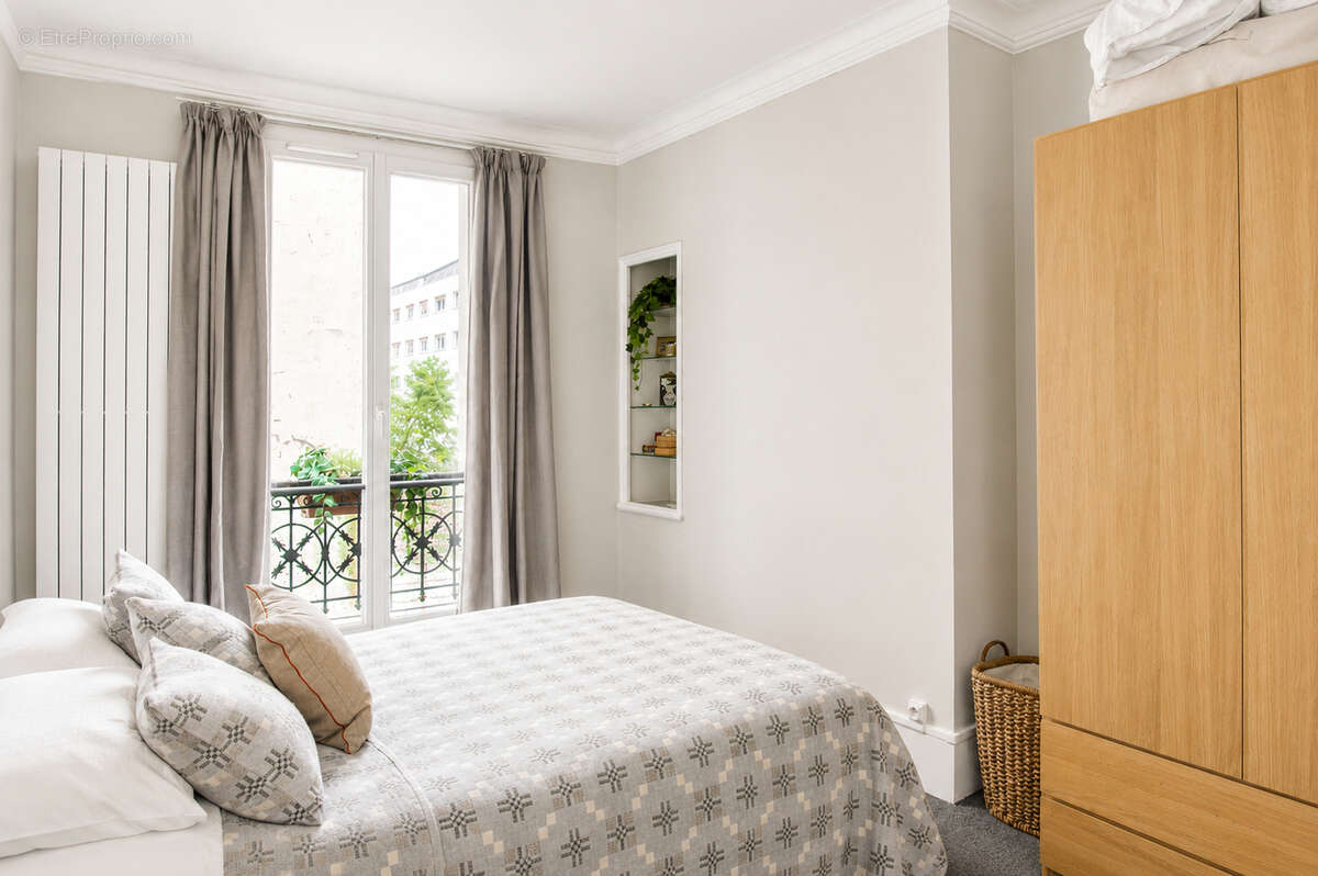 Appartement à PARIS-14E