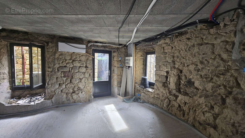 Maison à SAINT-MAURICE-EN-CHALENCON