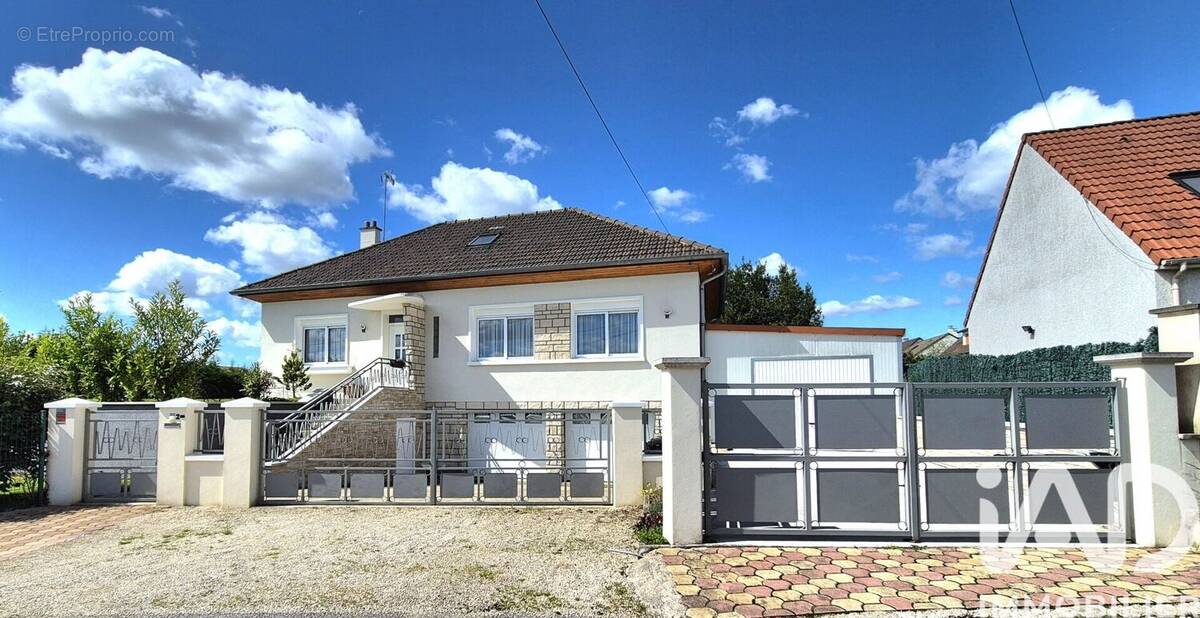 Photo 1 - Maison à COULOMMIERS