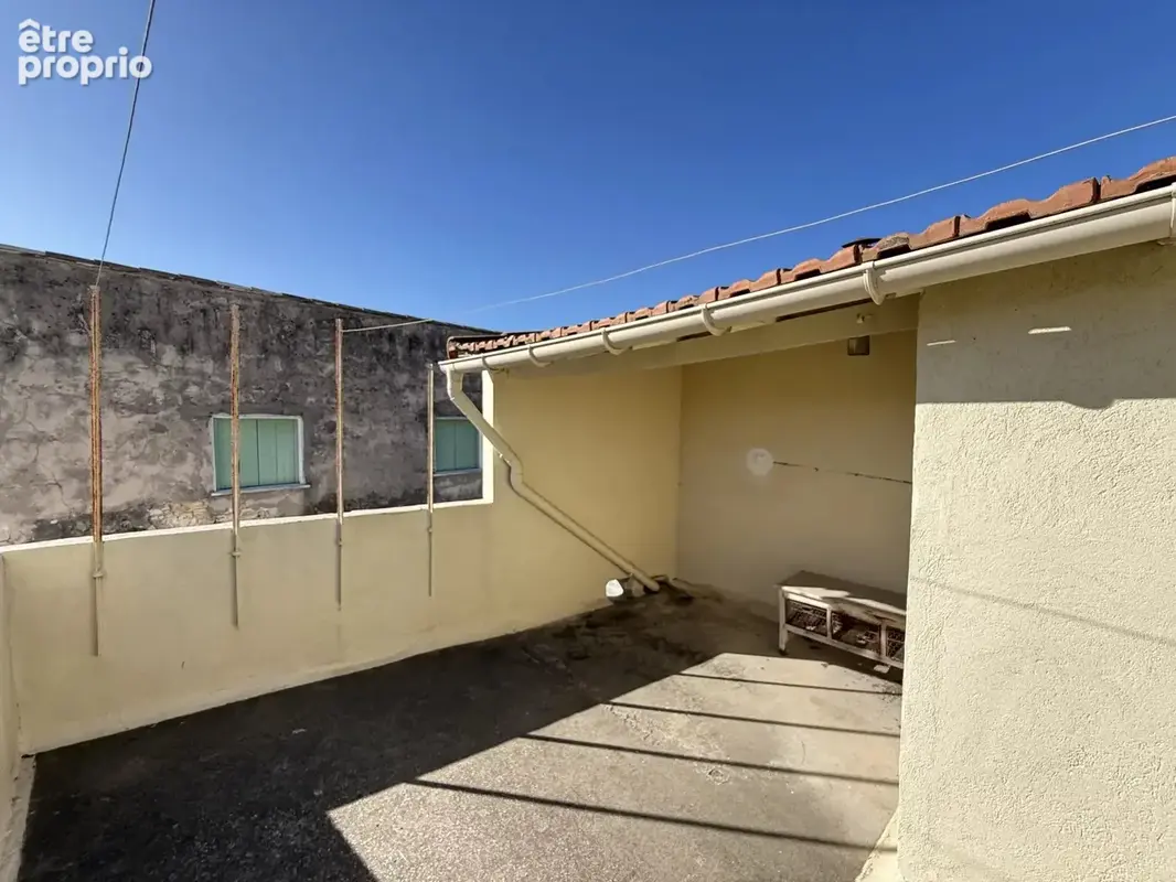 Immeuble avec balcon et terrasse. - photo 3