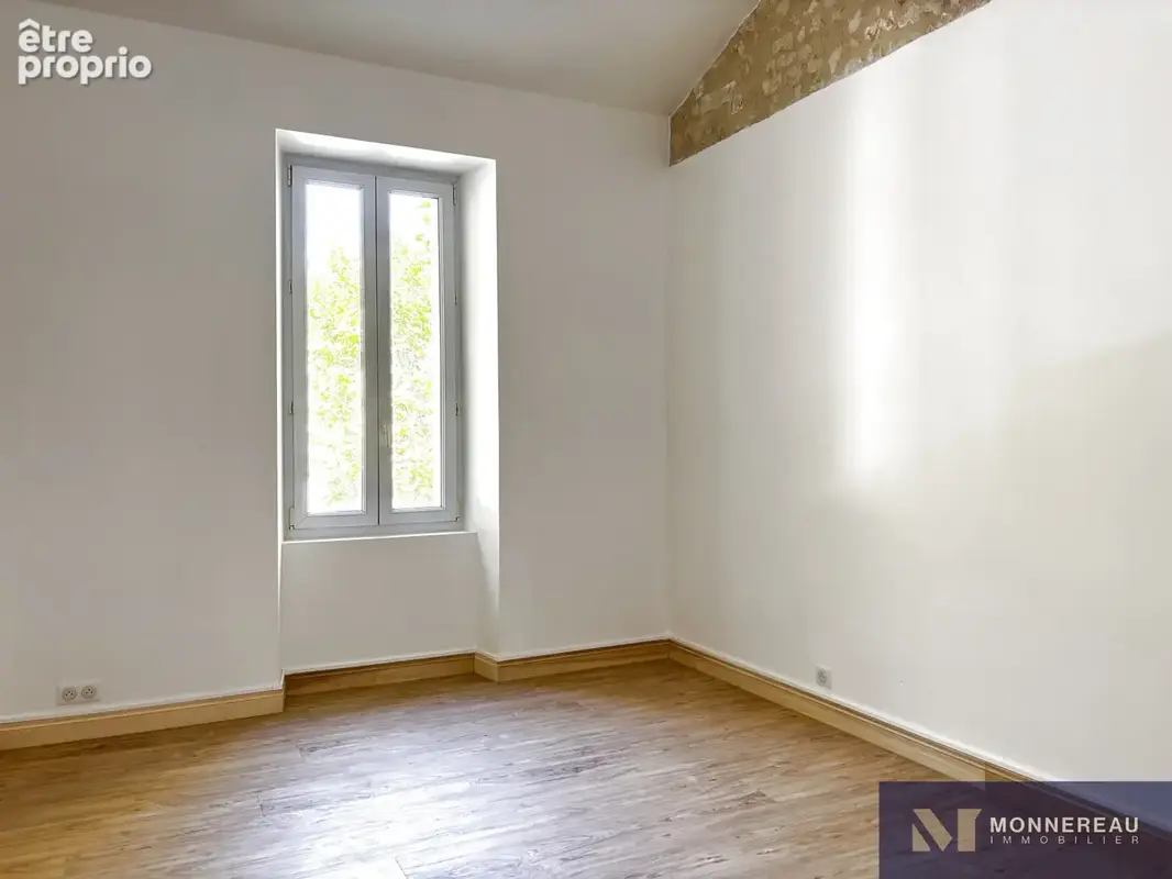 Duplex rénové 68 m2 centre ville barbezieux - photo 4