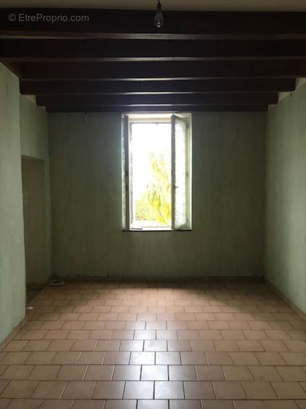 Appartement à MENETOU-COUTURE
