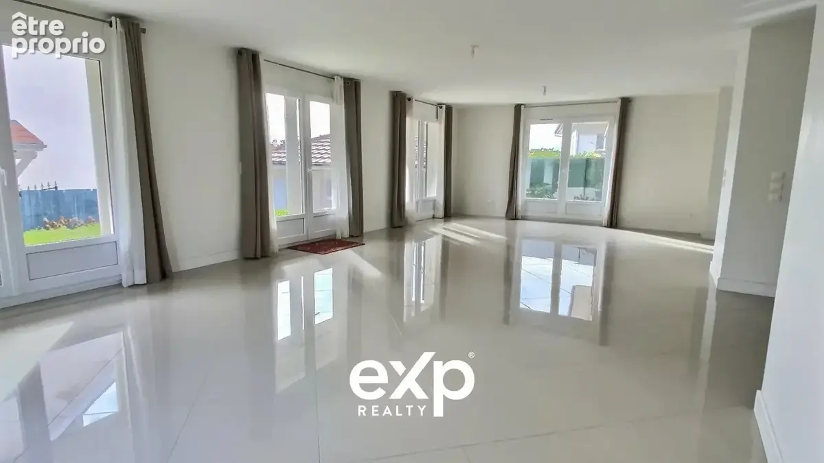 Maison 331 m² à Messery  - photo 4
