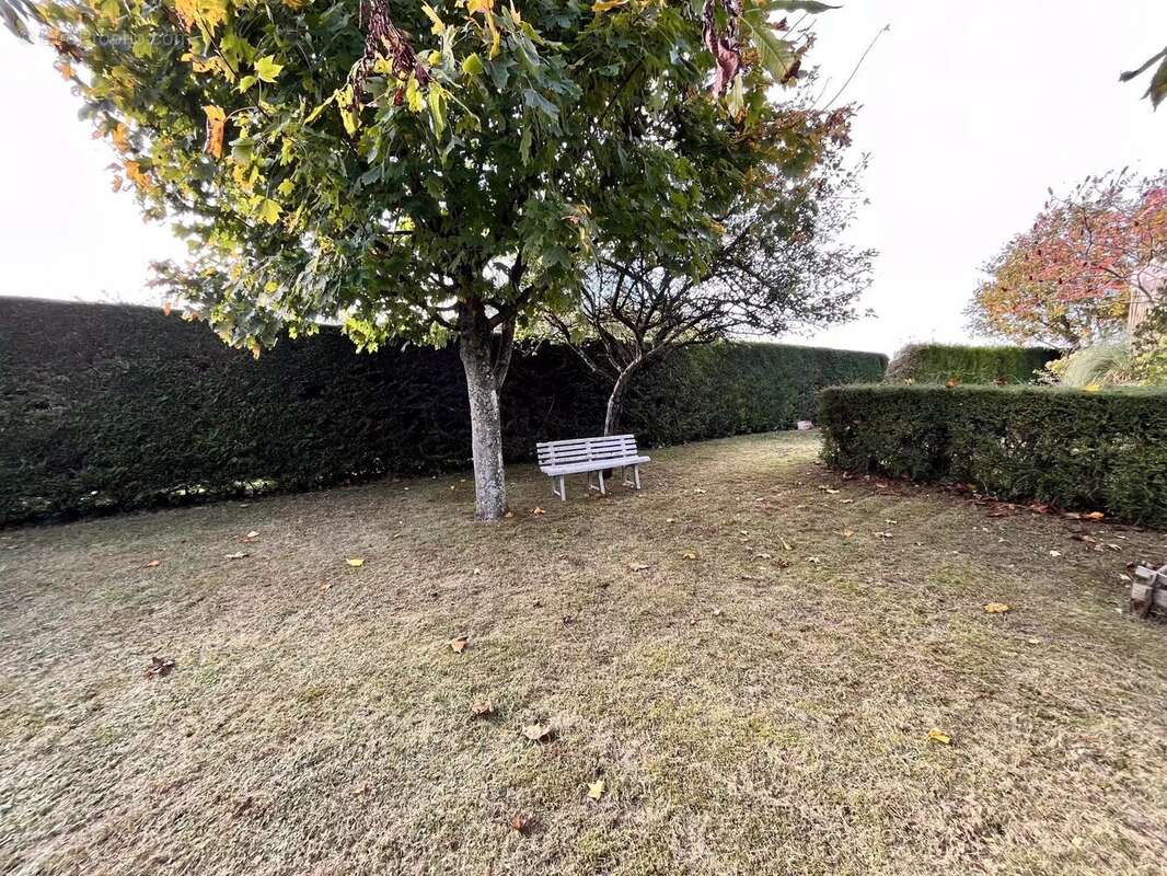 Maison à SAINT-ARNOULT-EN-YVELINES