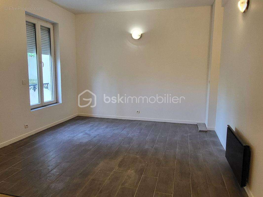 Charamant appartement entiérement refait - photo 2