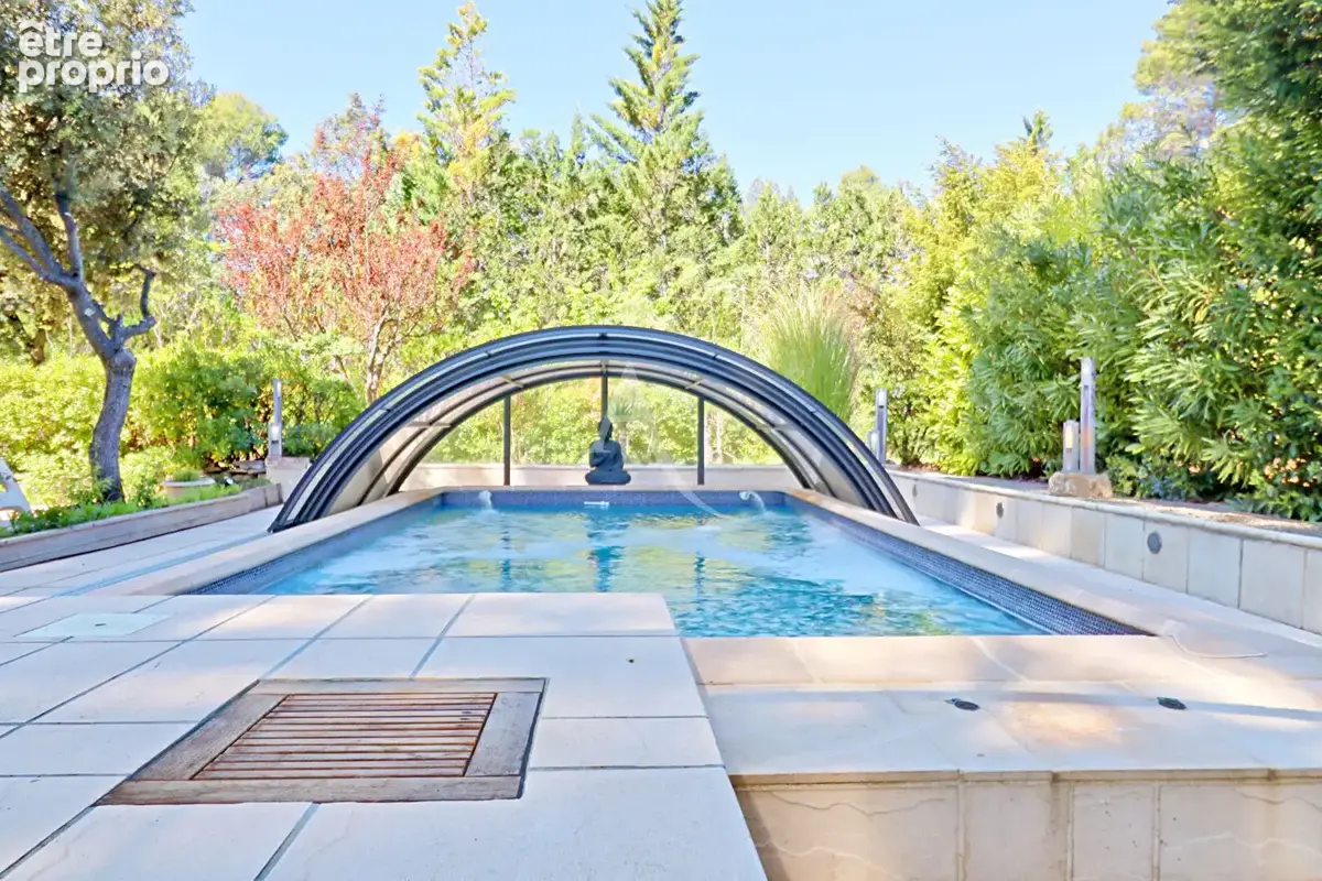 Villa au calme sans vis a vis avec piscine au coeur de son parc arbore avec forage et eau de ville - photo 3