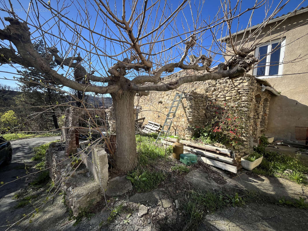 Maison à JONQUIERES