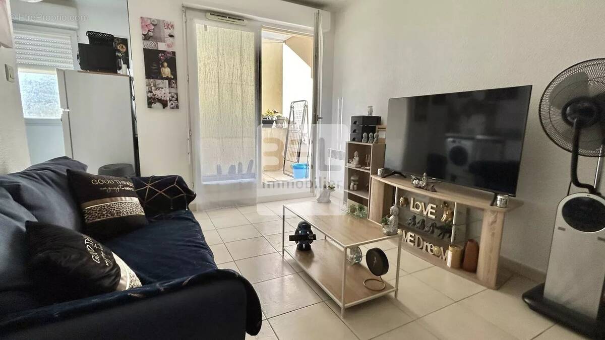 Appartement à BAGNOLS-SUR-CEZE