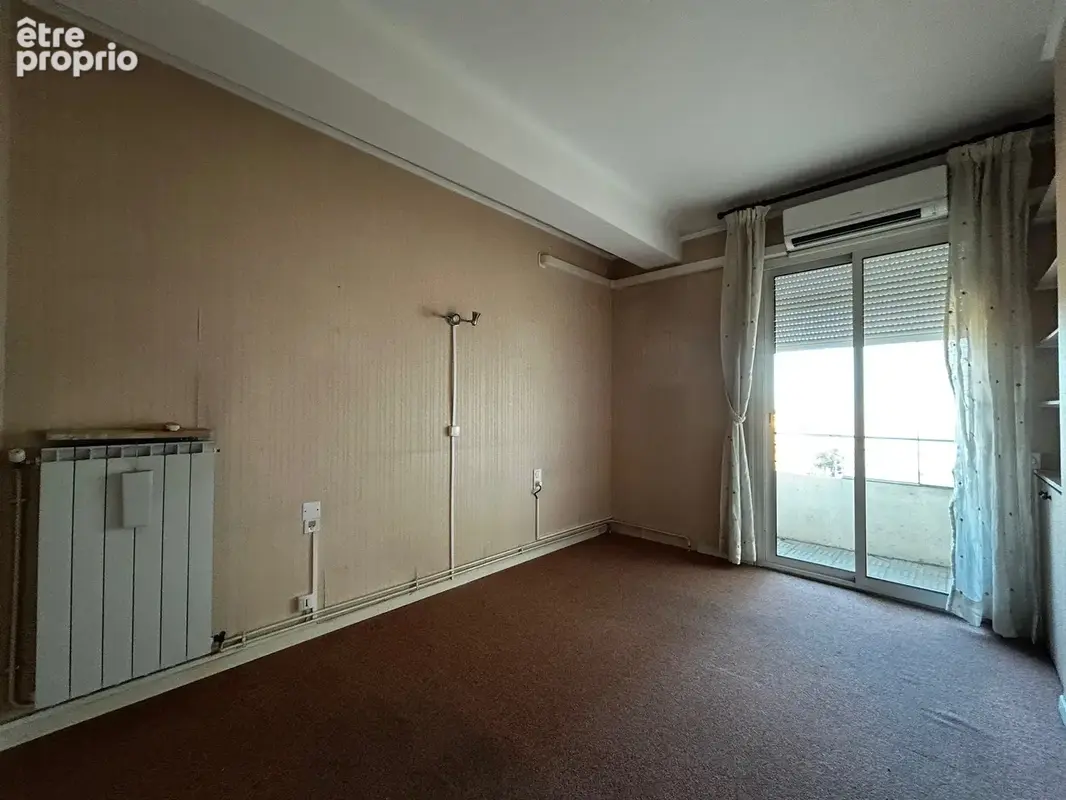Appartement f3 - 6eme etage - residence securisee - secteur privilegie cours palmarole - photo 6