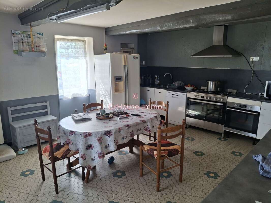 Maison à LABESSIERE-CANDEIL