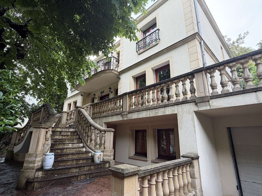 Maison 363 m² à Saint-Maur-Des-Fosses  - photo 19