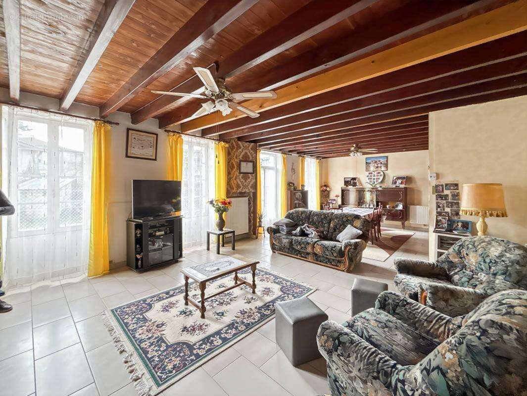 Maison à SAINTE-RAMEE