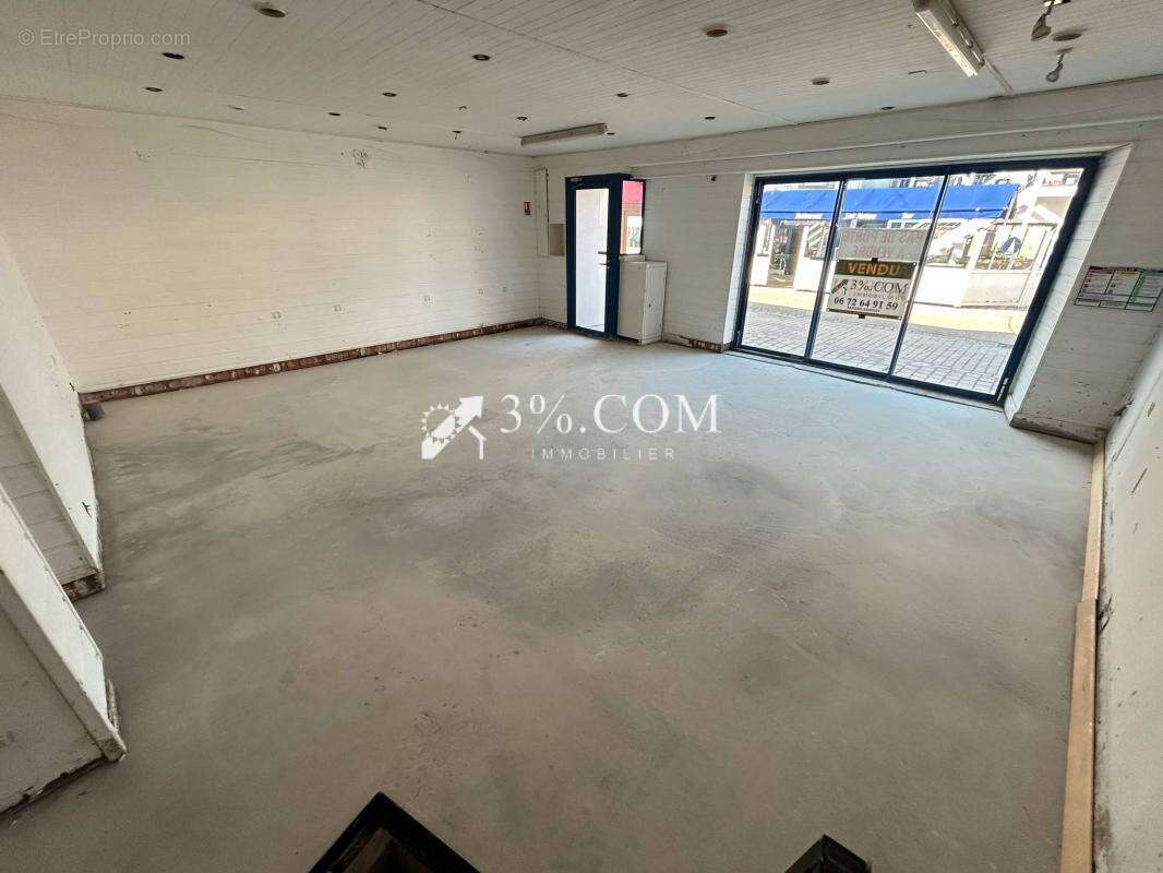 Commerce à LA TURBALLE