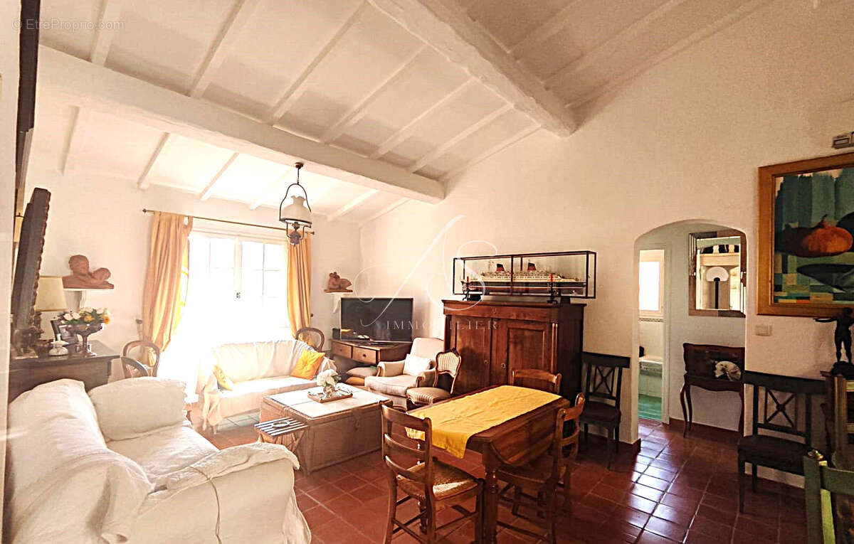 Maison à FREJUS