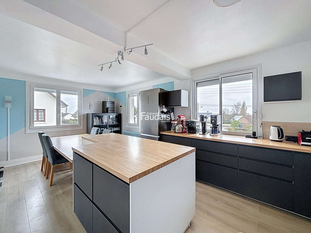 Maison 236 m² à Isigny-Sur-Mer  - photo 6