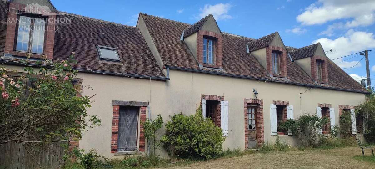 Maison à PERS-EN-GATINAIS