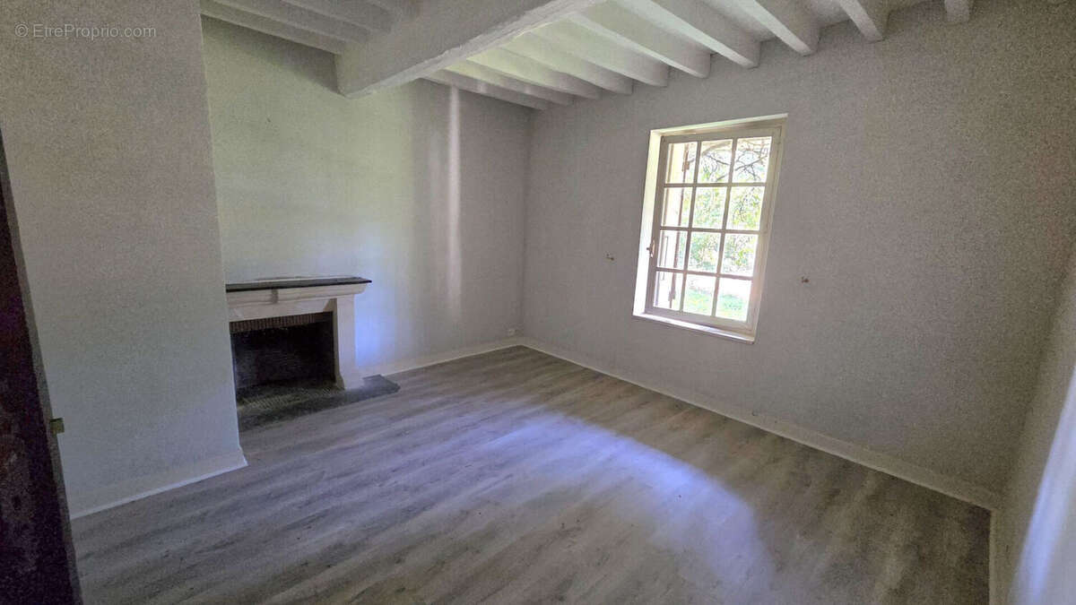 Très belle propriété de 218 m² sur plus de 20 000 m² de terrain avec étangs ! - photo 12