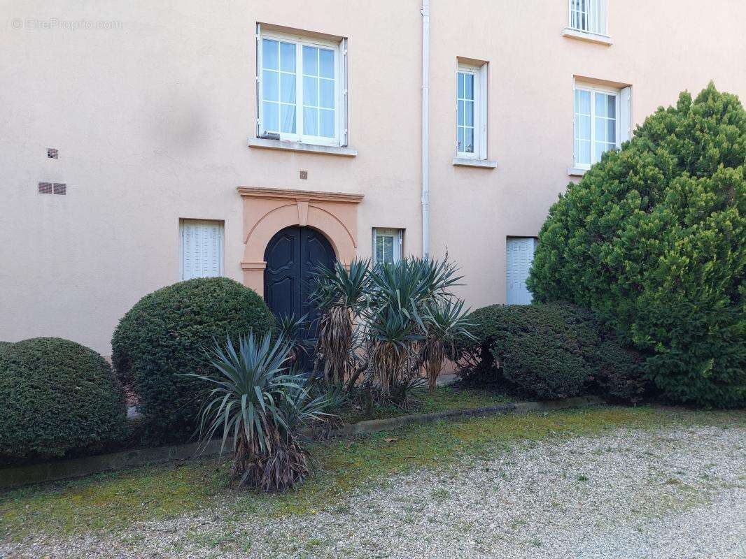 Appartement à PIERRE-BENITE