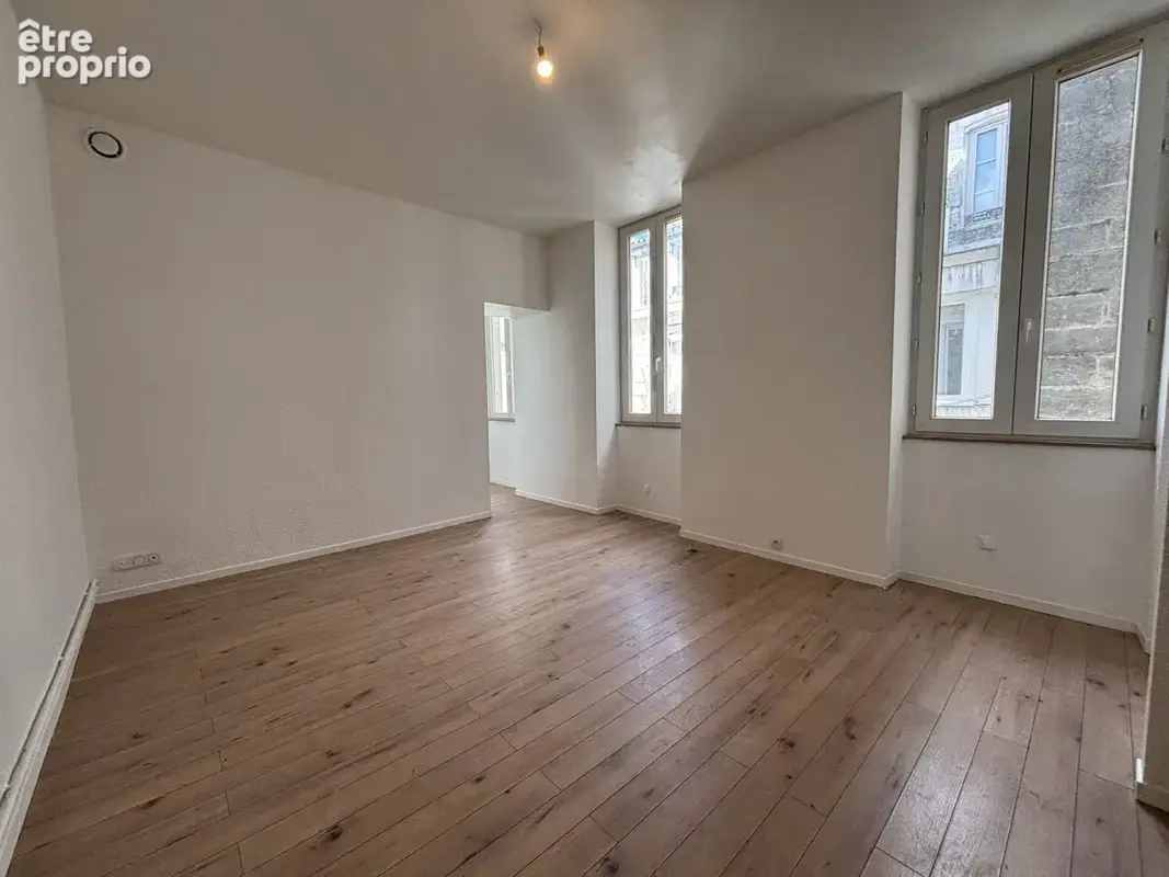 Appartement T3 51,4m2 au deuxième étage. Place Colbert - photo 4