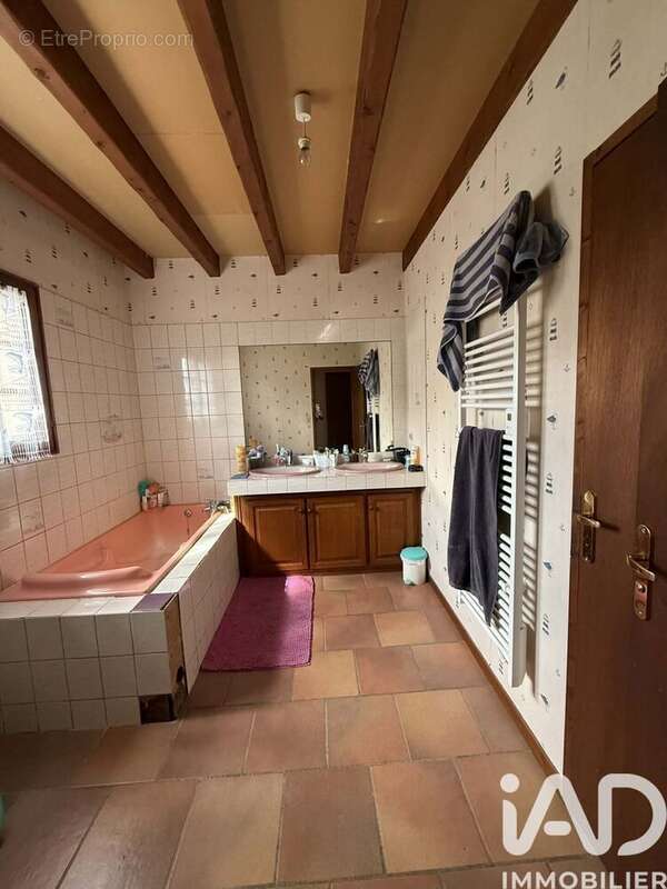 Maison 90 m² à Toury-Lurcy  - photo 6