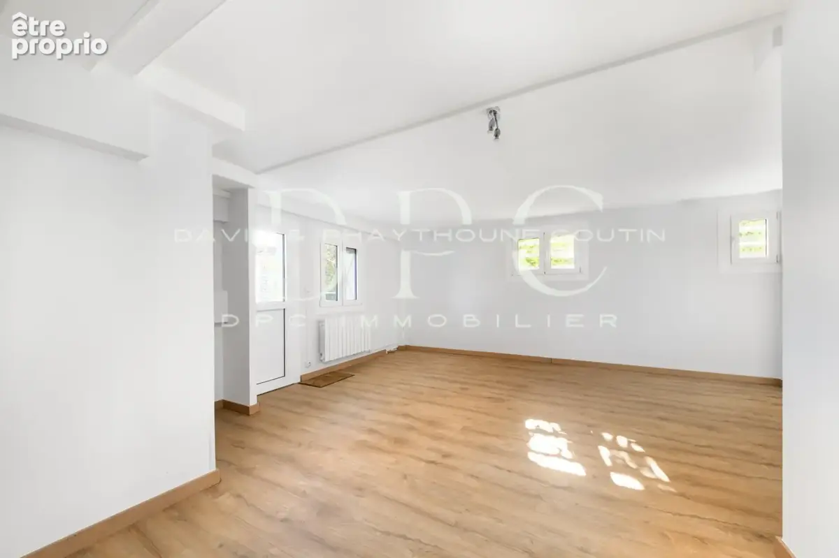 Maison de caractère, T6 de 171 m2 au calme avec jardin, terrasses et garages. - photo 10