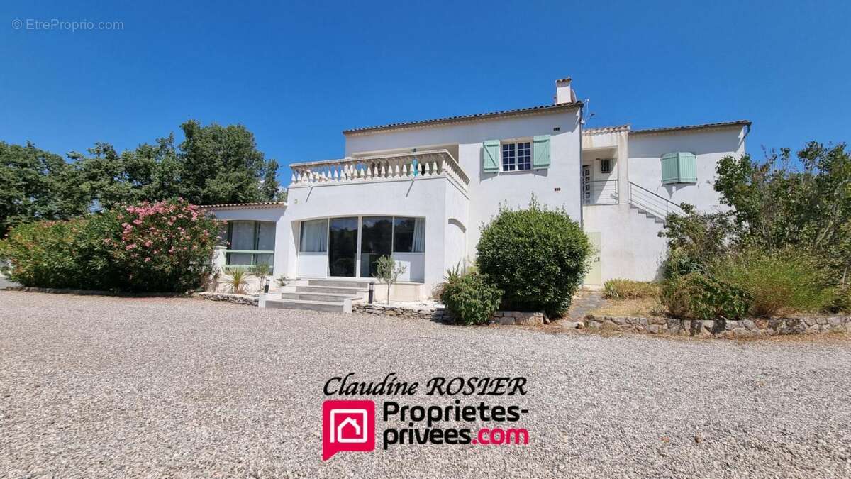 Besse Sur Issole Propriété de 340 m2 terrain 1,2 ha piscine - photo 3