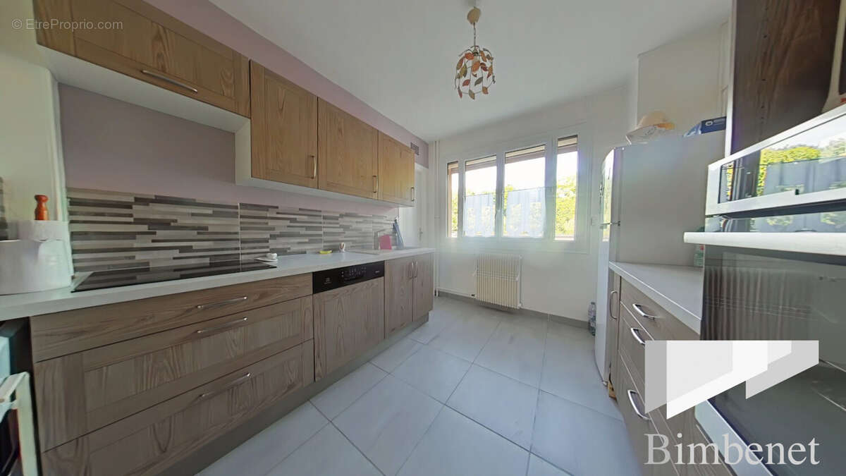 Appartement à LA CHAPELLE-SAINT-MESMIN