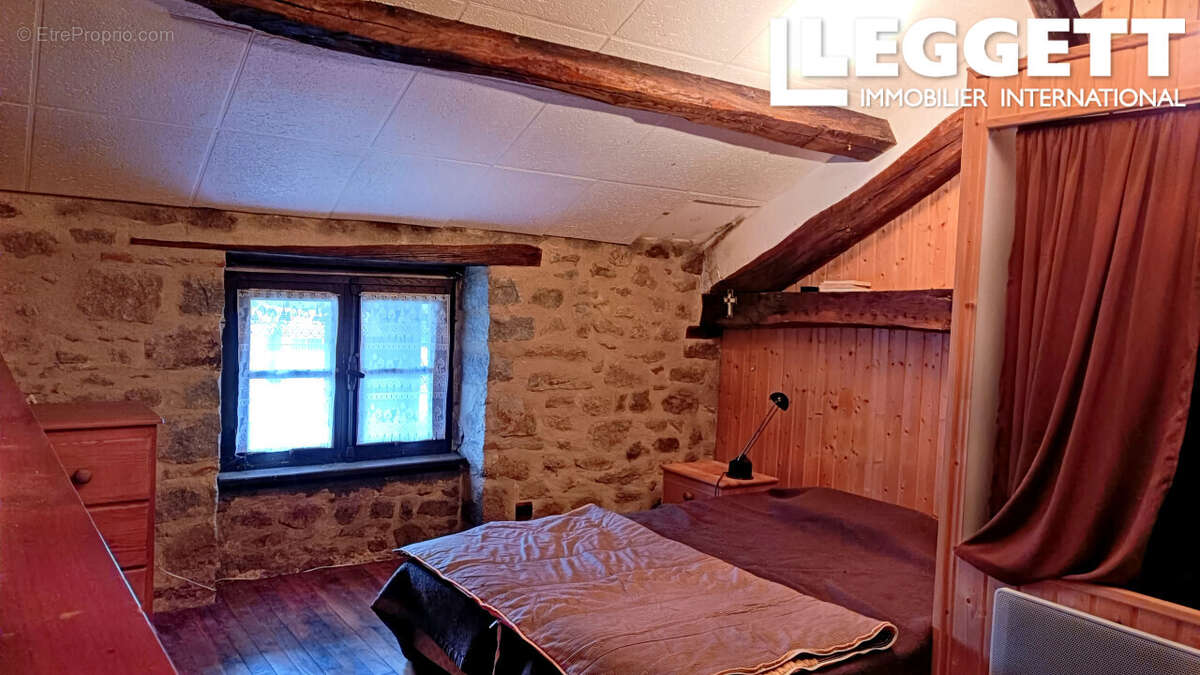 Maison à RILHAC-LASTOURS