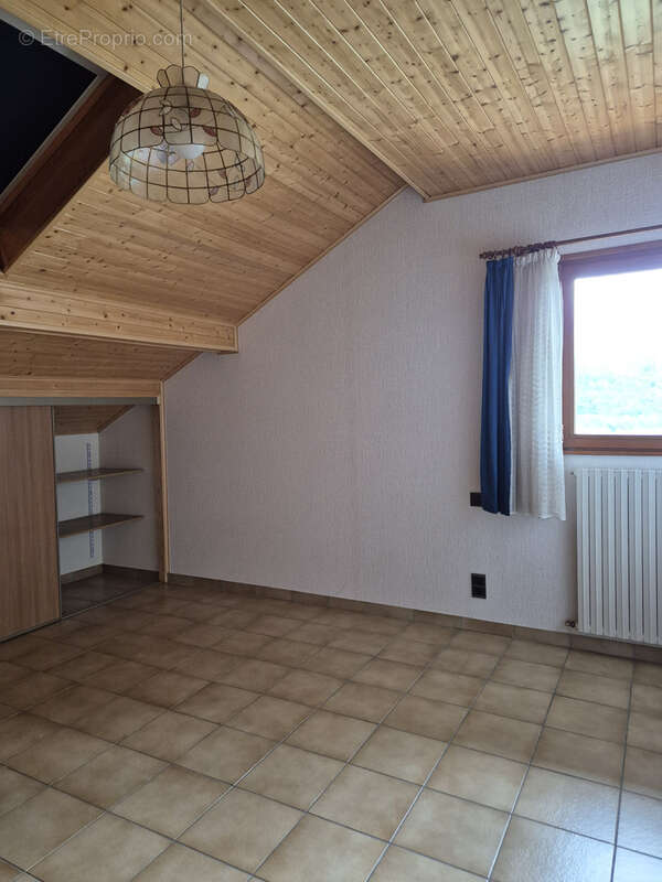 Maison à CRUET