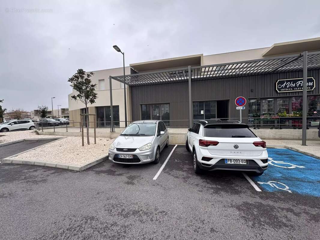 Commerce à SAINT-ESTEVE