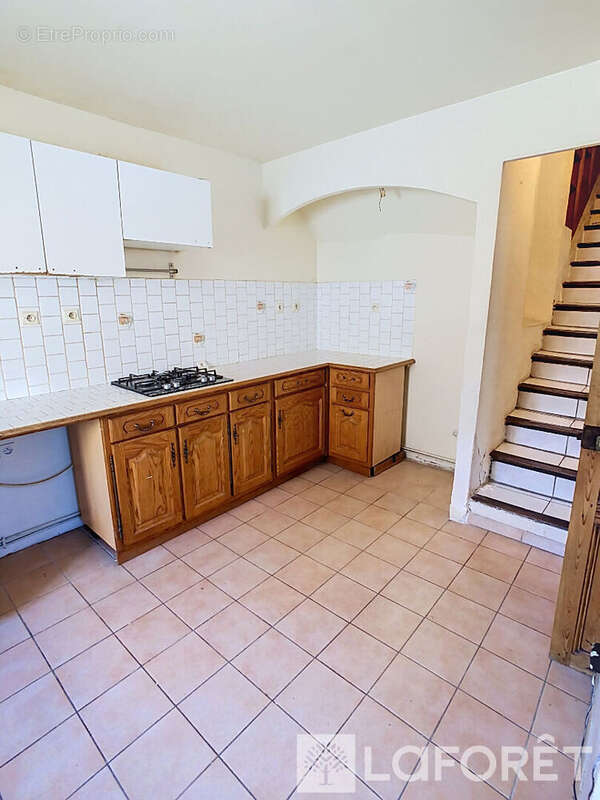 ROGNAC Maison de village de type 3 centre ville - photo 3