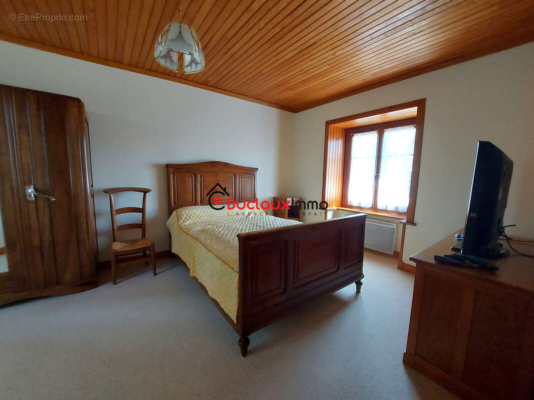 Maison typique en pierre avec une grangette - photo 9