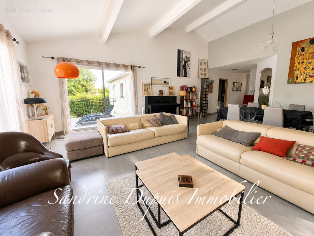Maison de plain-pied 150 m2   4 chambres   Grand garage    À 7 min de Saintes - photo 3