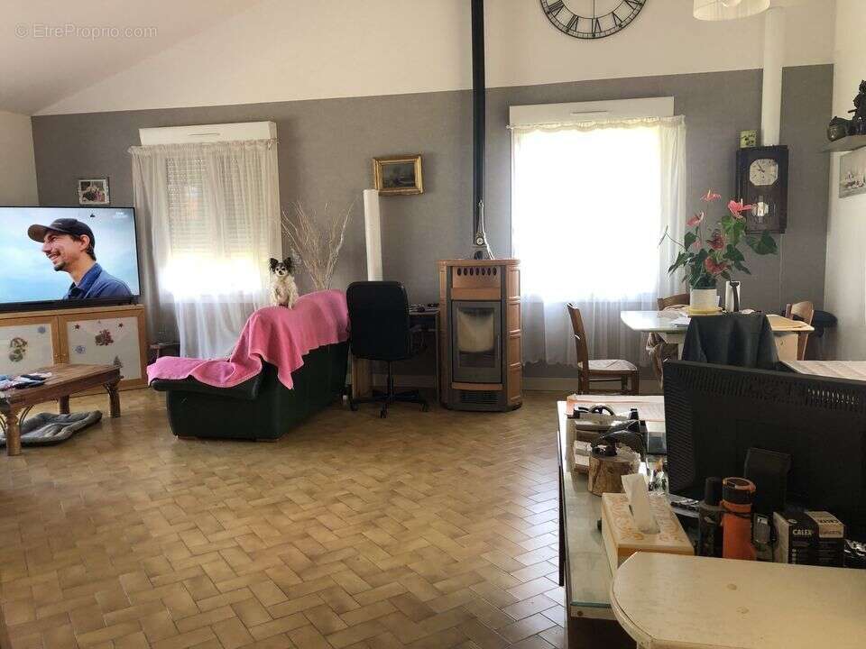 GAILLAN MAION T4 TERRAIN 2150 m2 Proximité Lesparre parfait - Maison à GAILLAN-EN-MEDOC